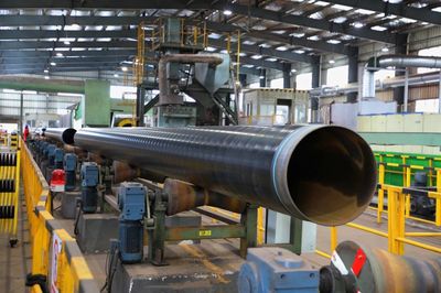 新突破！“沙市鋼管”敲開(kāi)南美市場(chǎng) 生產(chǎn)管道